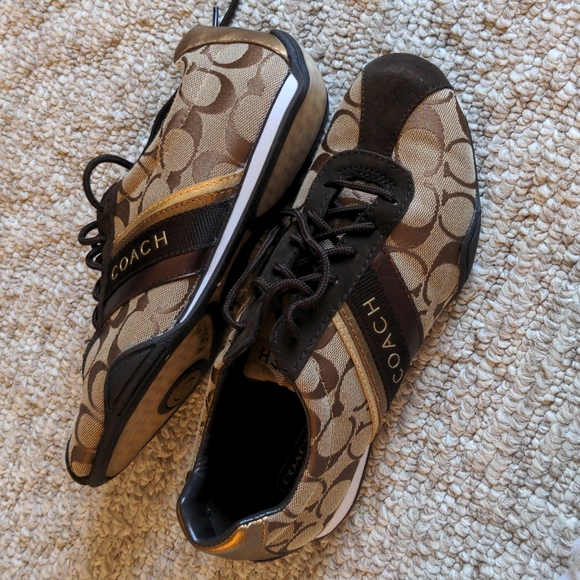 Coach Shoes like NEW - Picture 5 of 8
